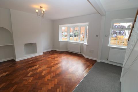 3 bedroom semi-detached house to rent, Oakdene Road, Brockham