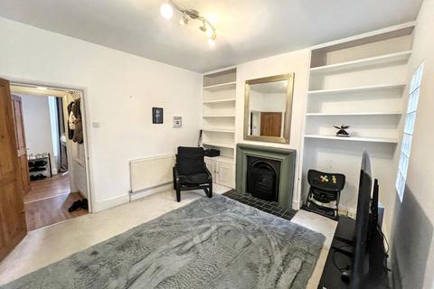 2 bedroom ground floor maisonette for sale, Brunswick Avenue, New Southgate