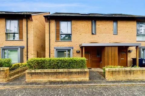 3 bedroom semi-detached house to rent, Old Mills Road, Trumpington