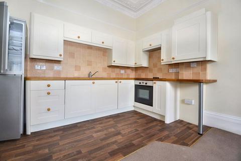 2 bedroom flat to rent, Victoria Road, Clevedon