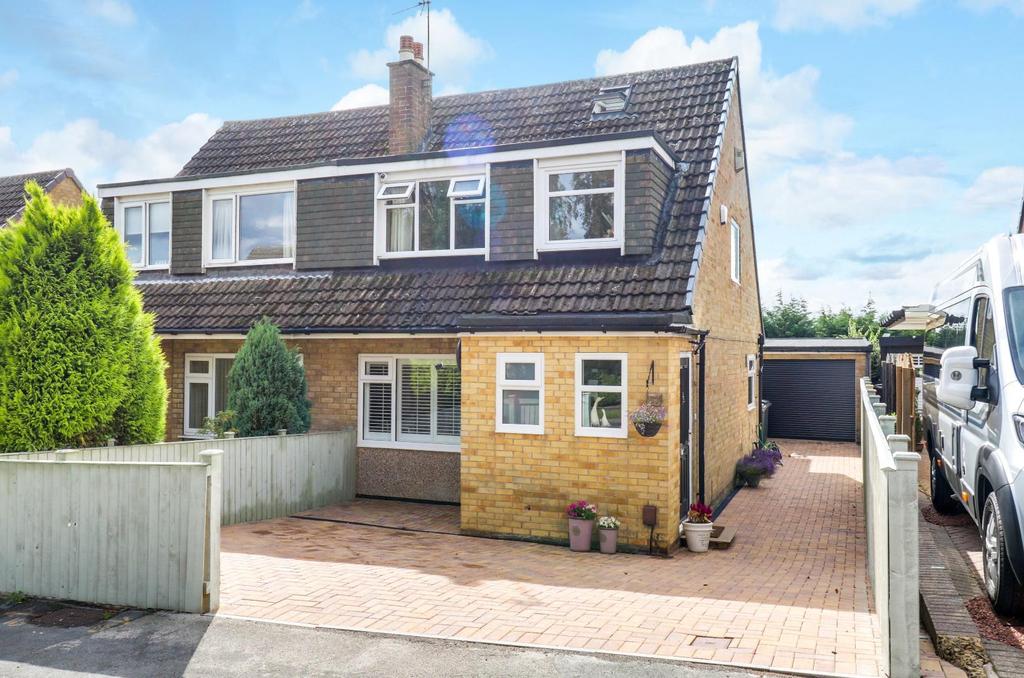 Hall Park Avenue, Horsforth 3 bed semidetached house £379,950