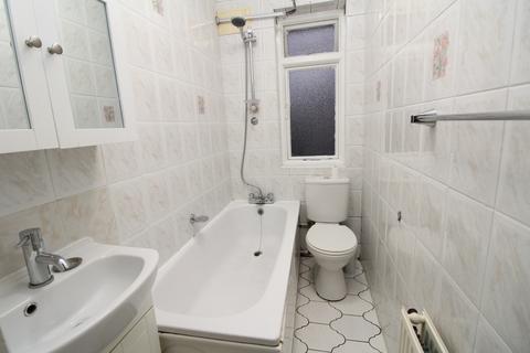 2 bedroom flat to rent, Addington Grove, Sydenham SE26