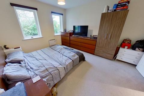 2 bedroom flat to rent, Old Oak Drive, West Park