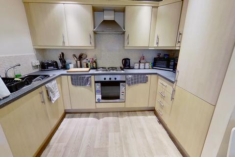 2 bedroom flat to rent, Old Oak Drive, West Park