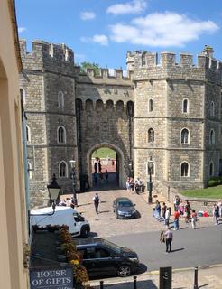 2 bedroom flat to rent, Church Street, Windsor, SL4 1PE