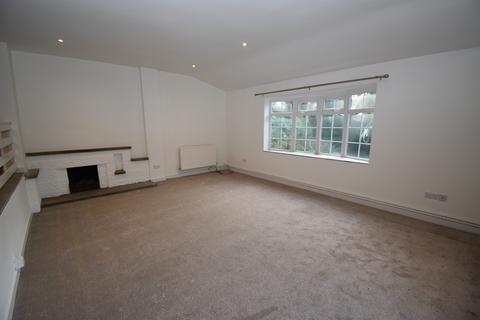 2 bedroom bungalow to rent, Fairfields, Kenilworth