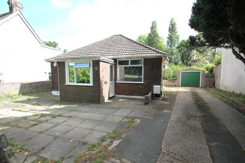 3 bedroom detached bungalow to rent, Parkstone Heights Poole