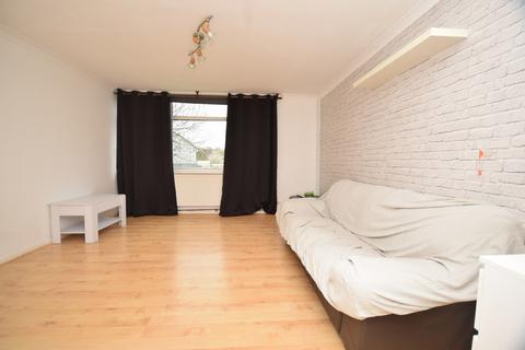 2 bedroom duplex to rent, Birchwood Avenue, Hatfield AL10