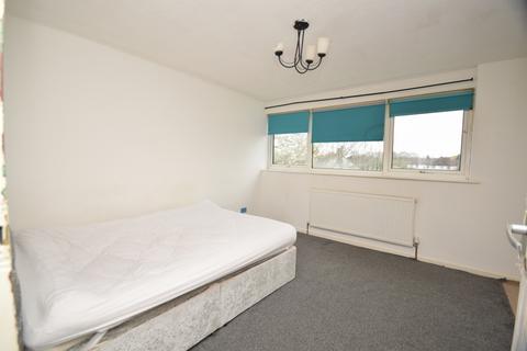 2 bedroom duplex to rent, Birchwood Avenue, Hatfield AL10