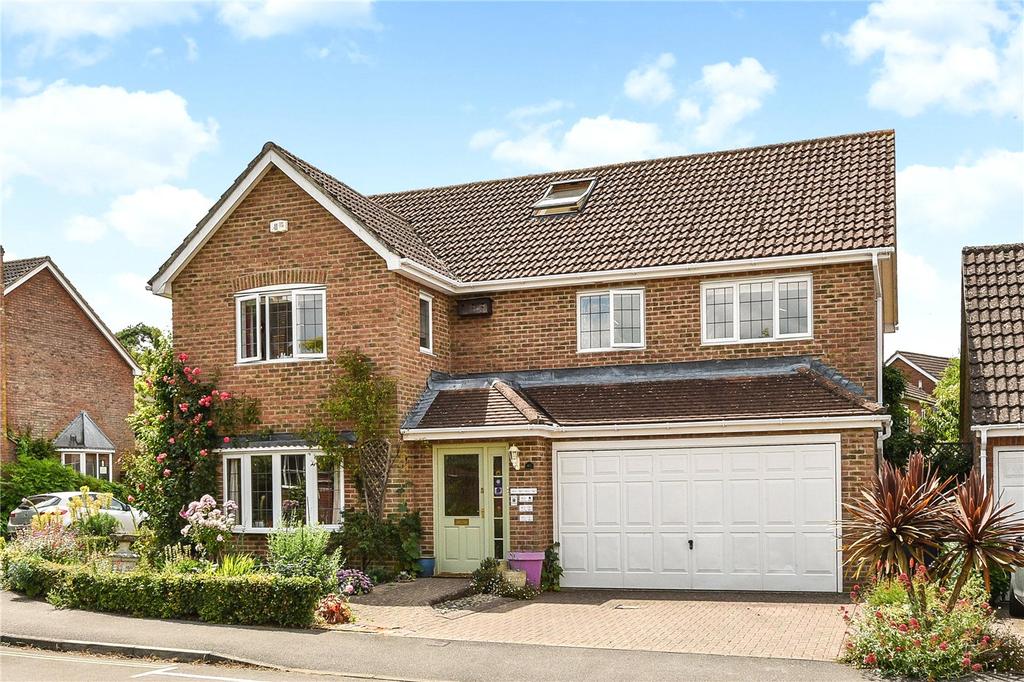Marden Way, Petersfield, Hampshire, GU31 5 bed detached house £850,000