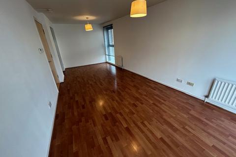 2 bedroom flat to rent, Queen Elizabeth Gardens, New Gorbals, Glasgow, G5