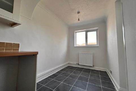 2 bedroom terraced house for sale, Lamorna Avenue, Hull, East Yorkshire. HU8 8HS
