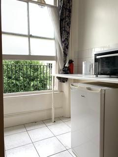 Studio to rent, Leinster gardens, Bayswater W2