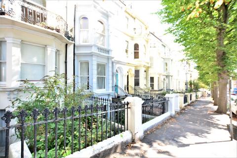 2 bedroom flat to rent, Upper Rock Gardens, Kemptown, Brighton, BN2