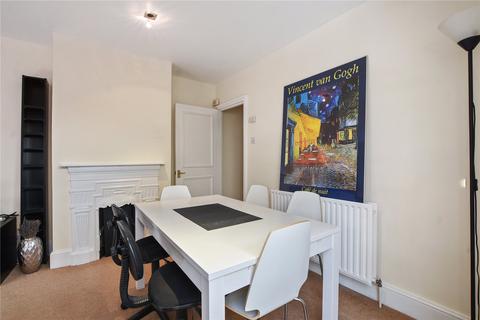 2 bedroom flat to rent, Bronsart Road, London