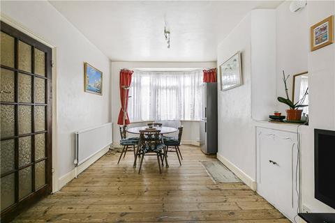 6 Leamington Close, Hounslow, TW3 2RB