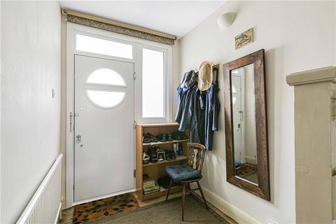 6 Leamington Close, Hounslow, TW3 2RB