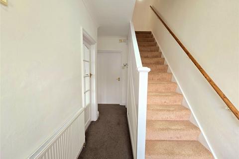 3 bedroom terraced house to rent, Grosvenor Crescent, London NW9