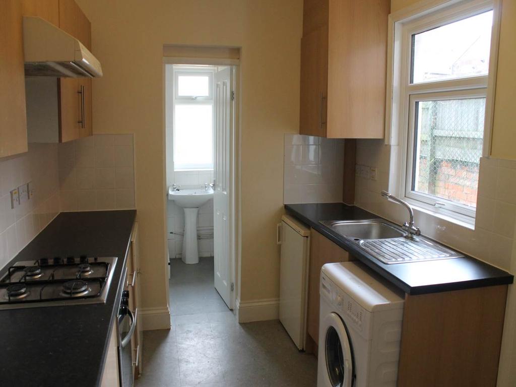 Brough Street, Derby, 3 bed house £650 pcm (£150 pw)