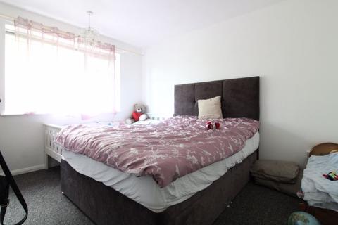 2 bedroom maisonette for sale - Delightful Maisonette on Canterbury Close, Luton