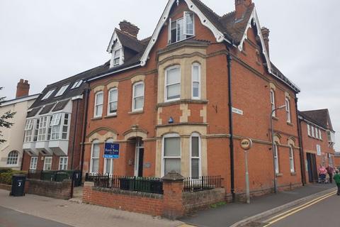 2 bedroom apartment to rent, High Street, Evesham WR11