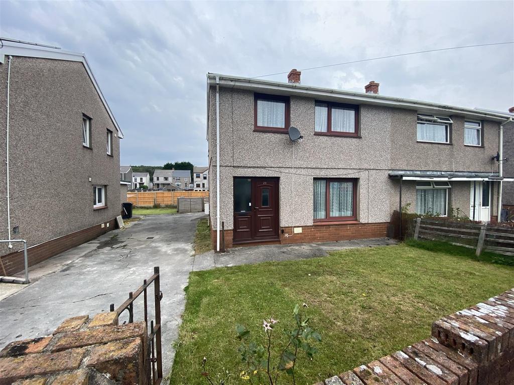 Maes Y Glyn, Lower Brynamman, Ammanford 3 bed semidetached house £79,950