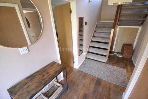 undefined, Simons Close, Reading