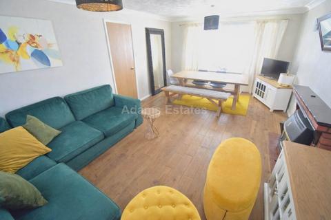 undefined, Simons Close, Reading