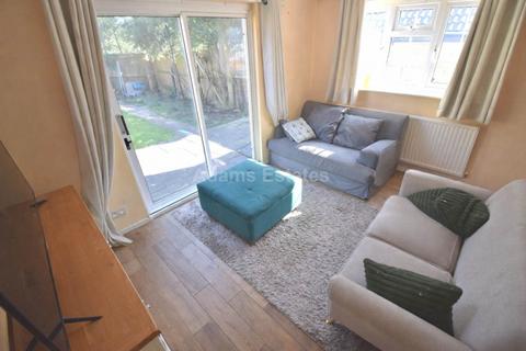 undefined, Simons Close, Reading