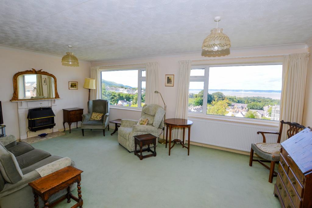 Gorwel, Llanfairfechan, Conwy, LL33 3 bed detached house £250,000