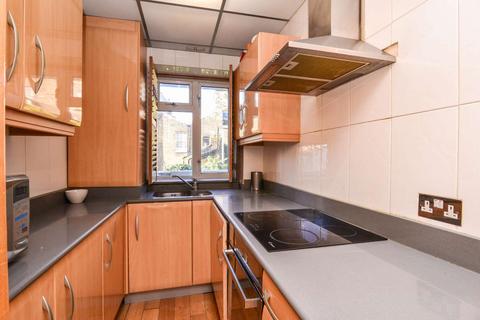 undefined, St Georges Court, Elephant & Castle, London