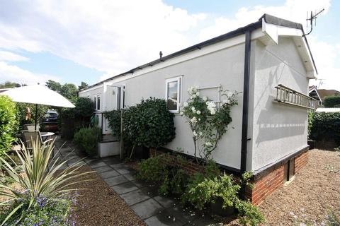 1 bedroom mobile home for sale - Three Arches Park, Three Arch Road, Redhill RH1