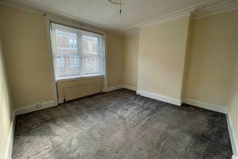 2 bedroom flat to rent, Raby Street, Gateshead.  NE8 4AG