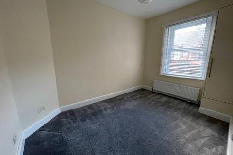 2 bedroom flat to rent, Raby Street, Gateshead.  NE8 4AG