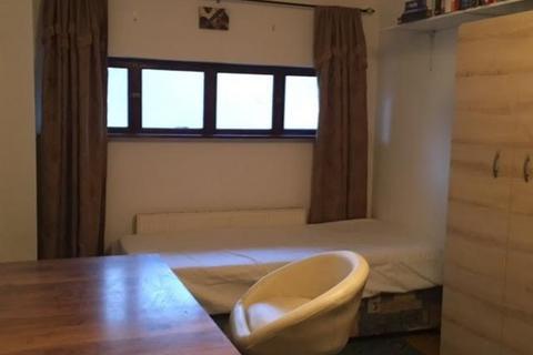 2 bedroom house share to rent, ROUTH STREET