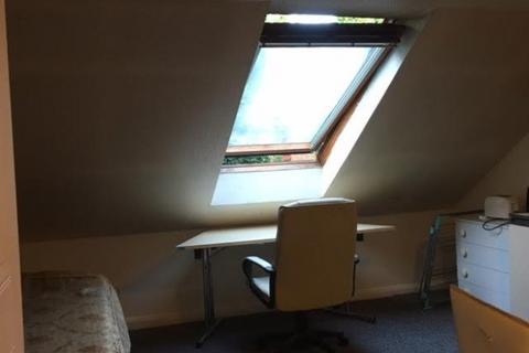 2 bedroom house share to rent, ROUTH STREET