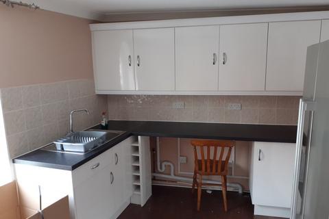 2 bedroom apartment to rent, Fore Street, Cullompton