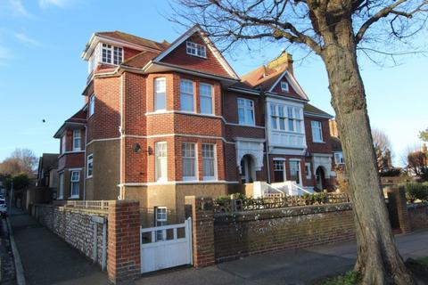 2 bedroom flat to rent, 17 Darley Road, Meads