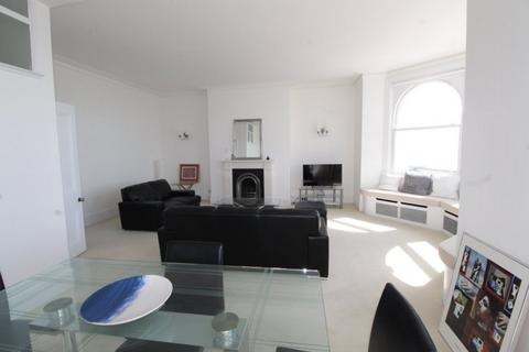 2 bedroom flat to rent, South Cliff, Town Centre