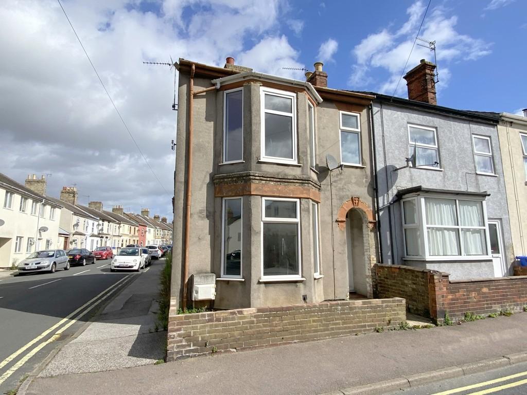 St. Peters Street, Lowestoft 3 bed end of terrace house £100,000