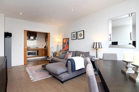 2 bedroom apartment to rent, Kingfisher House, Battersea Reach