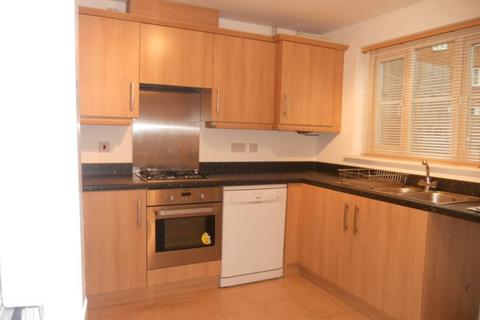 3 bedroom townhouse to rent, Highfields Park Drive, Derby