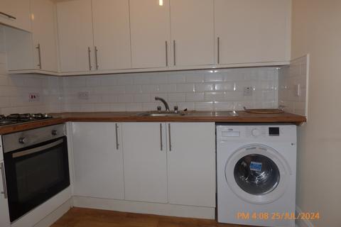 2 bedroom flat to rent, Flat 1F2, 4 Boroughloch Square