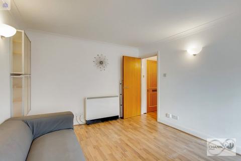 1 bedroom apartment to rent, Baltic Place, Haggerston N1