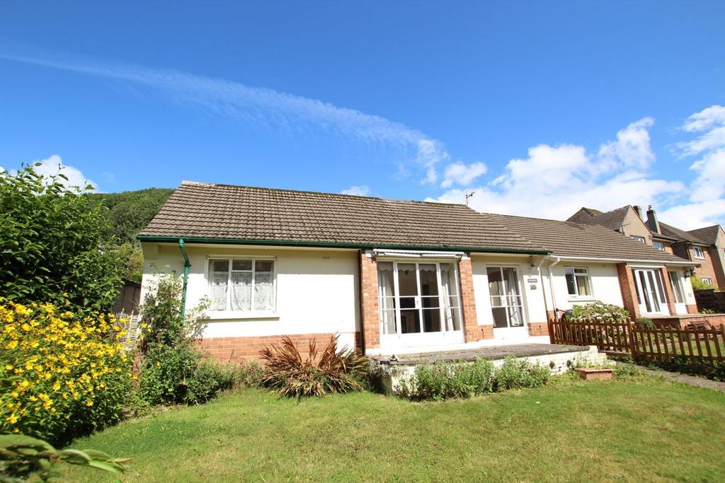 Camden Road, Brecon, LD3 2 bed detached bungalow £210,000