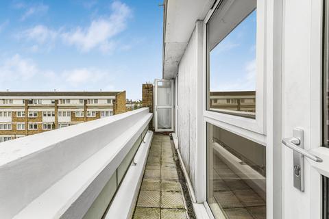 2 bedroom maisonette to rent, Blandford Court, St. Peter's Way, London, N1