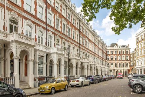 Flat 2, 29 Emperors Gate, London, SW7 4JA