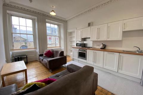 5 bedroom flat to rent, 3/L, 32 Castle Street, DUNDEE