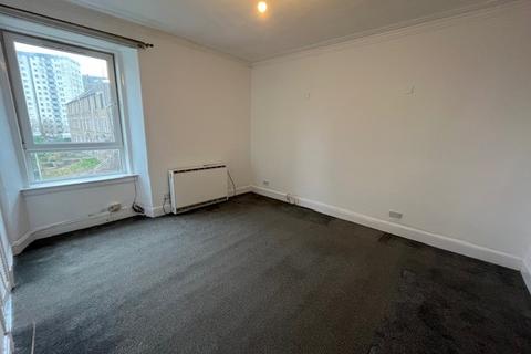 undefined, 2/2, 73 Hilltown, Dundee, DD3 7AD