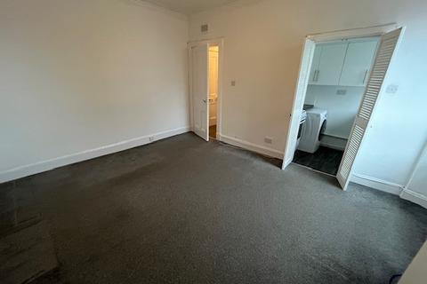 undefined, 2/2, 73 Hilltown, Dundee, DD3 7AD